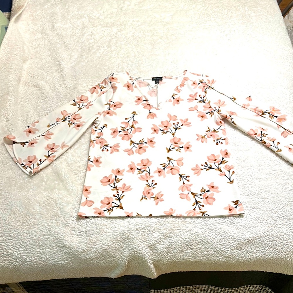 Ann Taylor Factory Pink Floral Blouse - Picture 2 of 8